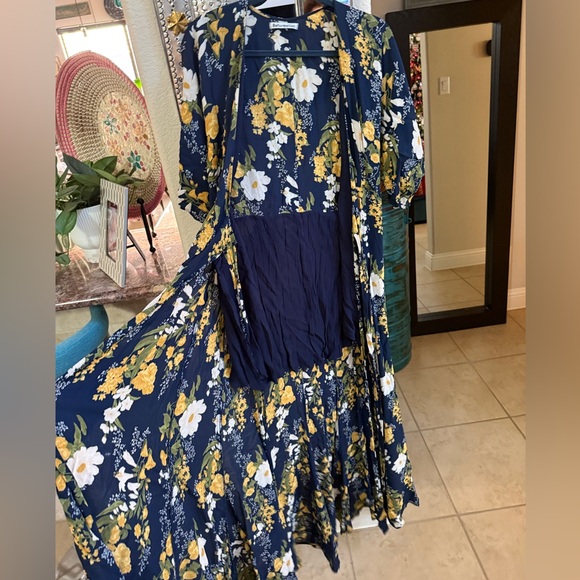 Reformation Winslow Maxi Kimono Dress - Picture 7 of 17